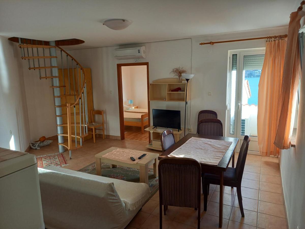 Apartman Supetarska Draga Apartamento Exterior foto