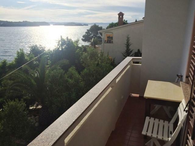 Apartman Supetarska Draga Apartamento Exterior foto
